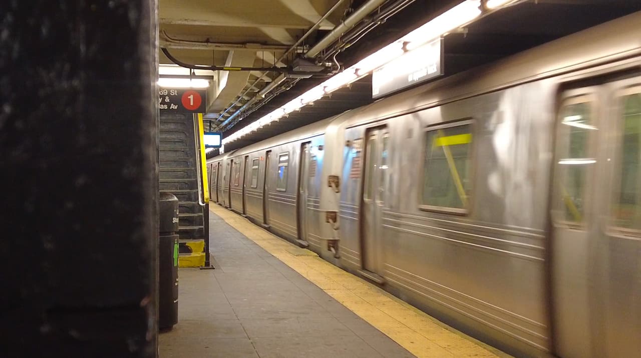 Autoridades de Nueva York analizan un aumento del 5% en el costo del boleto en el subway