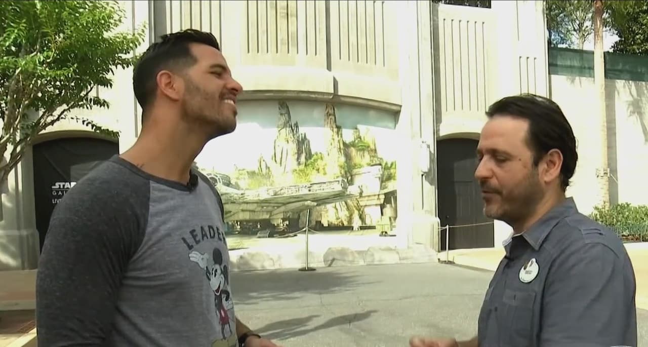 Chef Yisus trató de colarse al nuevo mundo de Star Wars; sin embargo no le fue posible, ya que abrirá sus puertas hasta el 29 de agosto de este 2019, lo anterior de acuerdo con las declaraciones de Diego Parras uno de los creadores del sitio de la famosa película de Disney.
<br>