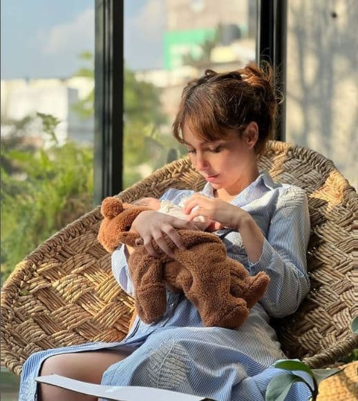 El 1 de febrero, 
<b>Natalia Téllez</b> compartió en su cuenta de Instagram la primera foto de su bebé, una nena que lleva por nombre 
<b>Emilia</b>.