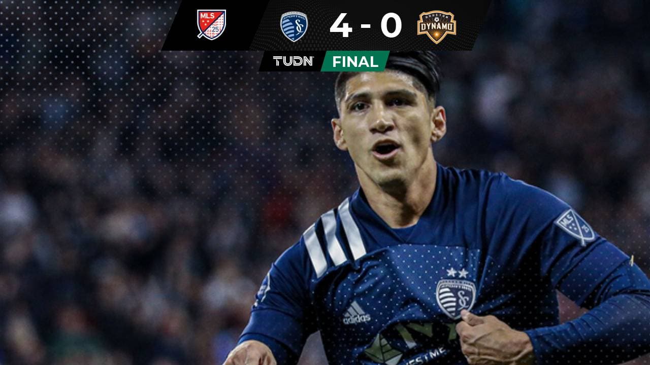 ¡Alan Pulido marca su primer gol en casa!