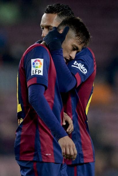 Sin embargo no salió conforme con la sustitución a los 67 minutos de juego.