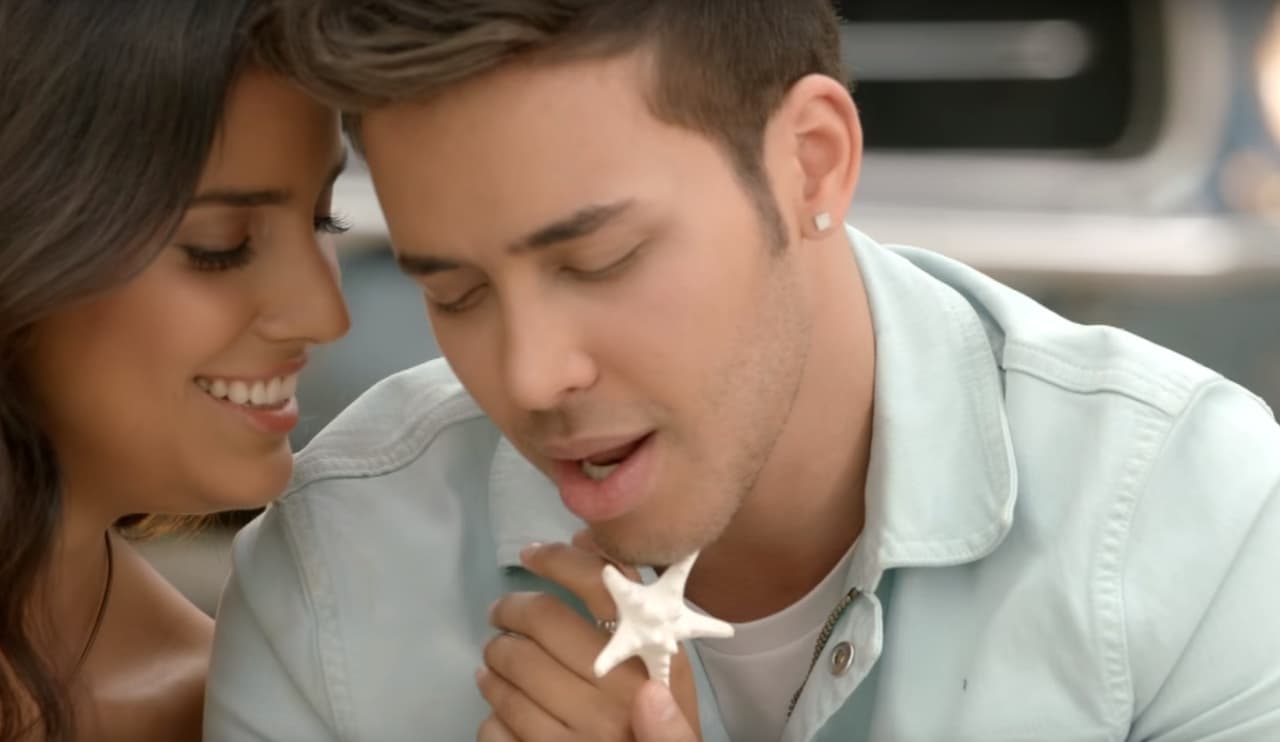 Lo cierto es que la debilidad de Prince Royce son las mujeres bellas, por eso no pueden dejar de aparecer en sus trabajos.
