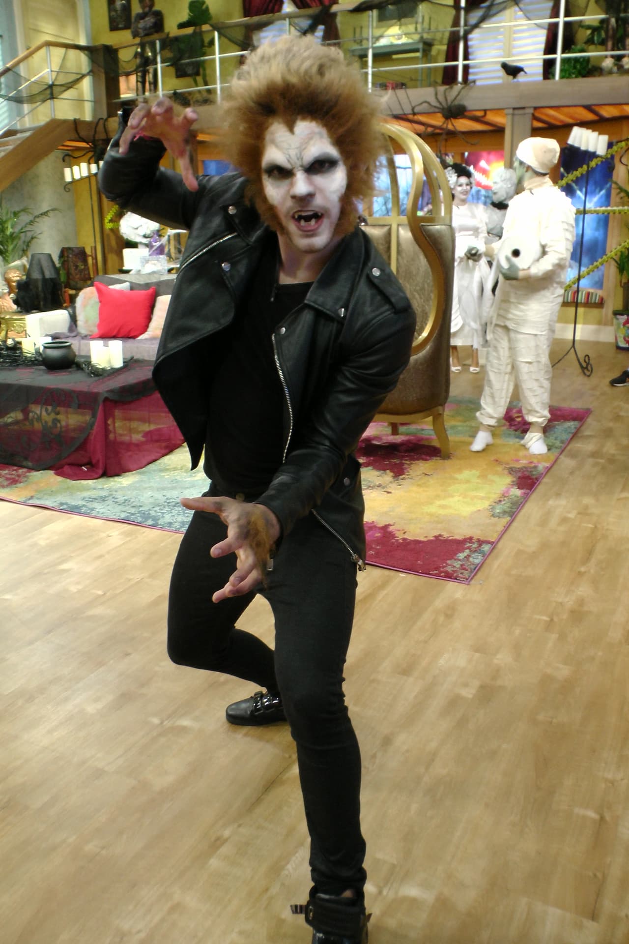 William Valdes disfrutó su transformación a Hombre Lobo y asustó a todos por el estudio.