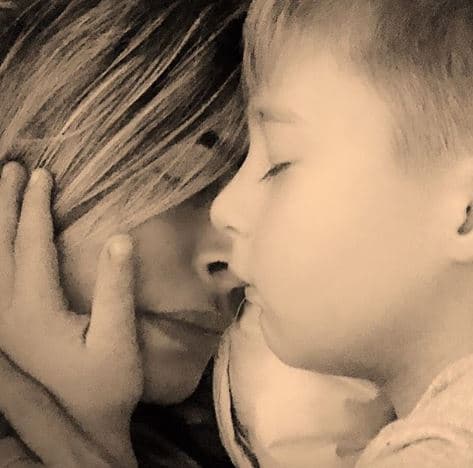 Mateo Reina Montijo, el primer hijo de la actriz, nació el 23 de marzo de 2012 en Miami, Florida.