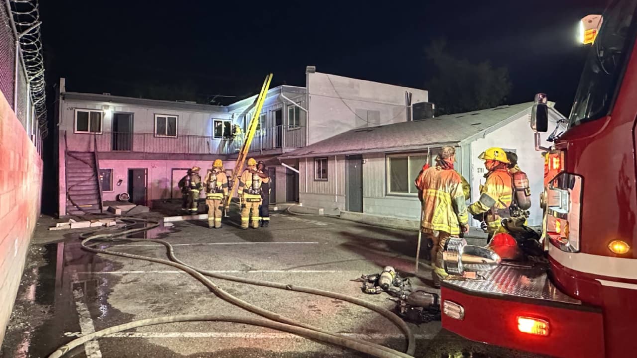 Fue alrededor de las 9:45 p.m. del miércoles 4 de octubre que cuadrillas del Departamento de Bomberos de Phoenix fueron llamados al complejo de apartamentos ubicado cerca de
<b> 27th Avenue y Maryland.</b>