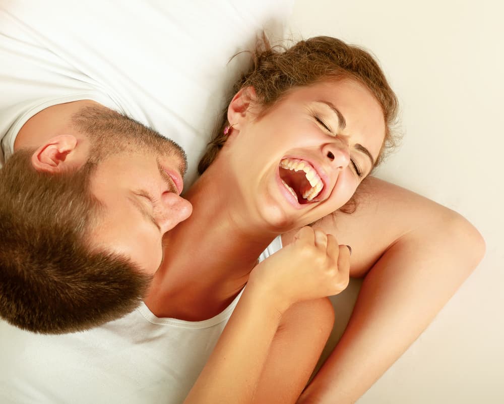 La compatibilidad entre ambos en cuanto a gustos e ideas comunes, valores morales, familiares, sociales, el respeto que ambos se prodiguen, y todo lo que va conformando una relación de pareja.