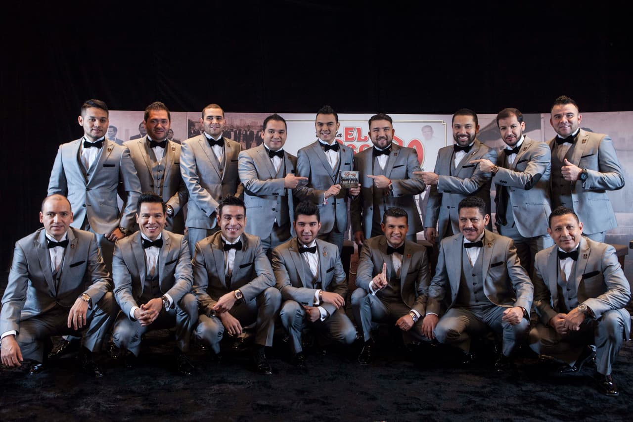 En marzo de 2011, Alberto Lizárraga, nieto del fundador de la banda El Recodo, don Cruz Lizárraga, e integrante de la banda Estrellas de Sinaloa, murió tras una balacera en una discoteca de Mazatlán, Sinaloa.