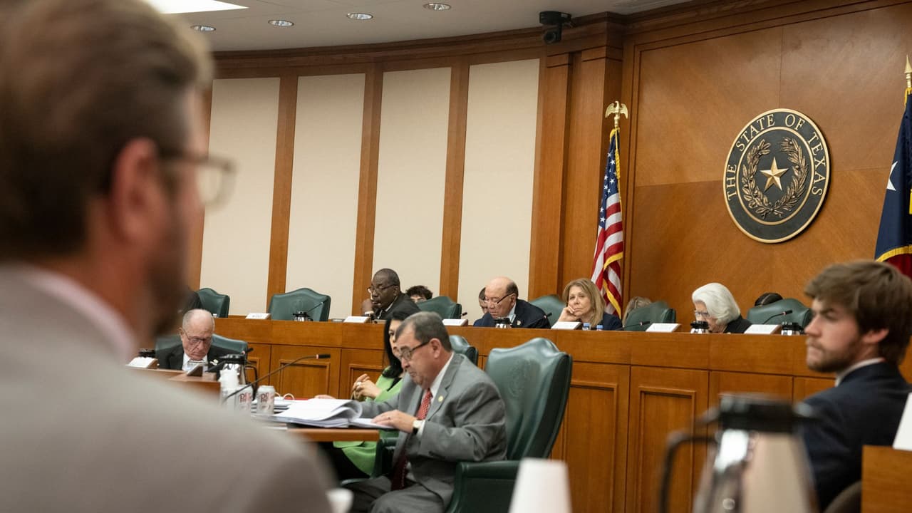 Cada año, más de la mitad de los tejanos de zonas rurales que son acusados de delitos menores se ven obligados a representarse a sí mismos.