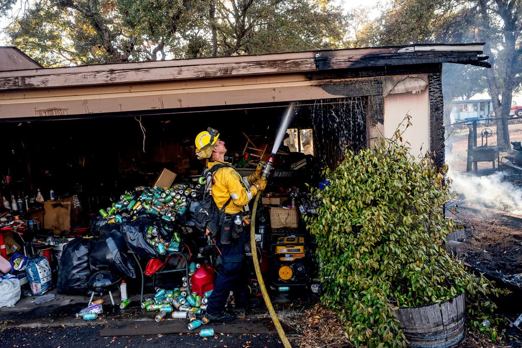El incendio, denominado Boyles Fire, comenzó el domingo 8 de septiembre de 2024 alrededor de las 2 p.m. cerca de Dam Road y Boyles Avenue, al este de la autopista 53.