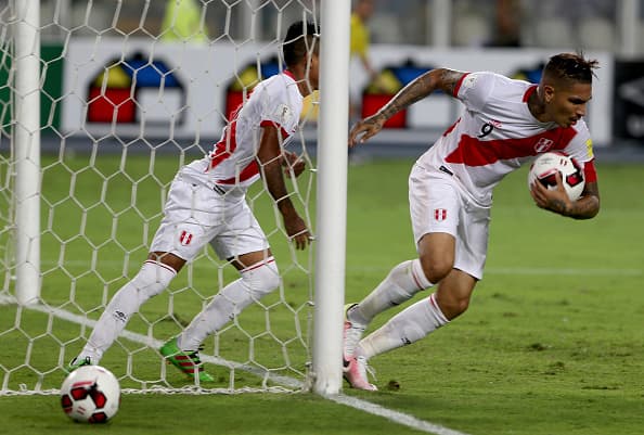La mayor fortaleza de Perú está de medio campo para el frente