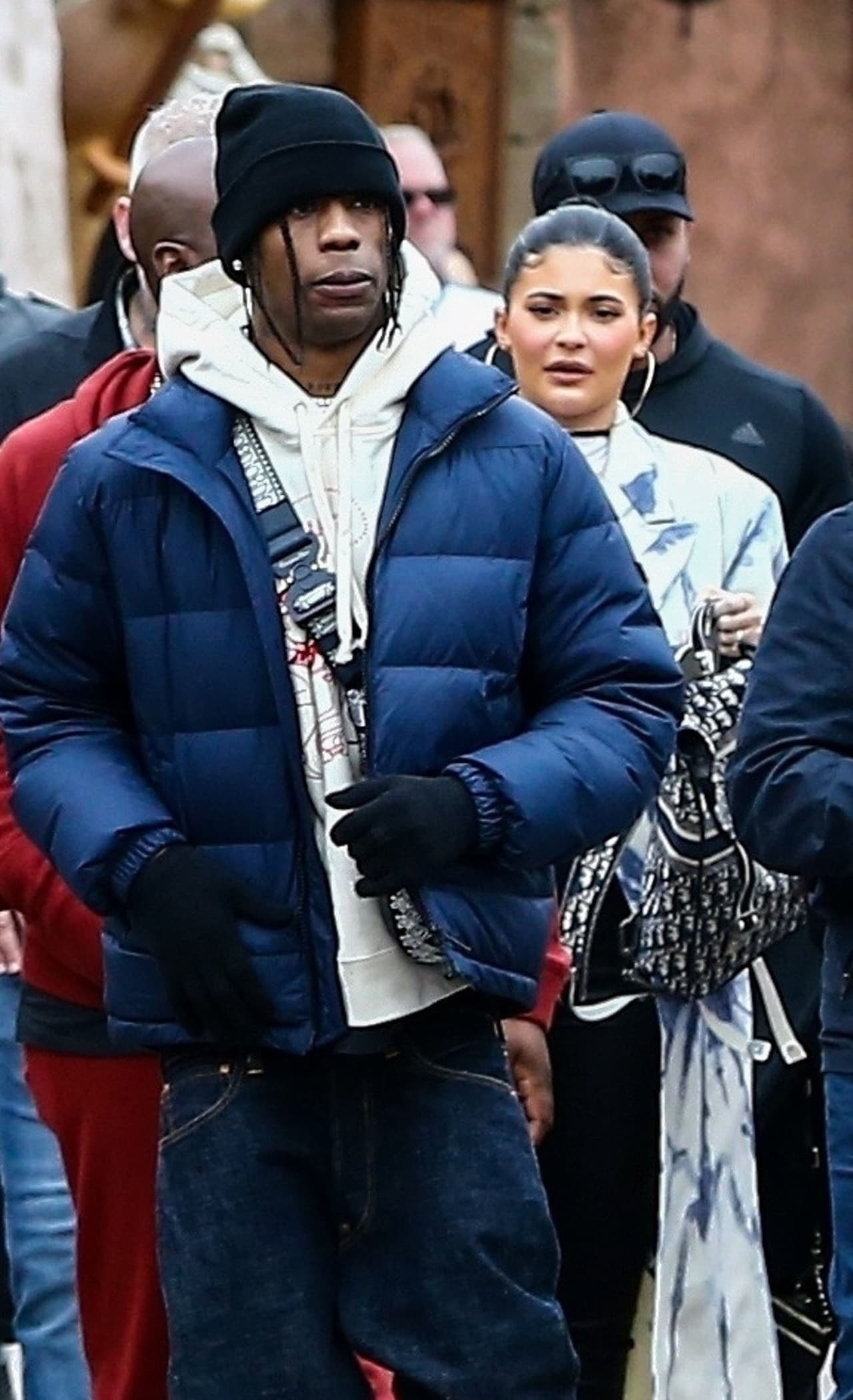 Kylie Jenner y Travis Scott se dejaron ver juntos en público por primera vez, 
<b><a href="https://www.univision.com/famosos/reportan-que-kylie-jenner-y-travis-scott-decidieron-separarse-por-un-tiempo-fotos" target="_blank">tras reportarse su separación </a></b>en octubre pasado.