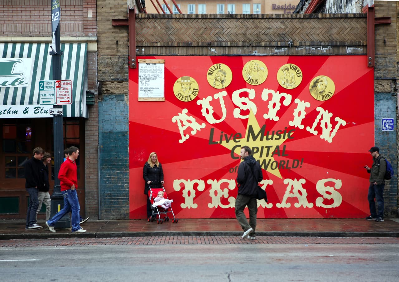 <b>Puesto 18. Austin, Texas</b>
<br>
<br>Cantidad de lugares ‘trending’: 82.0 por cada 100.000 habitantes.
<br>
<br>Población: 950,807 habitantes.
<br>
<br>Ingreso familiar promedio: 71,576 dólares al año.
<br>
<br>
<a href="https://www.pewresearch.org/fact-tank/2019/01/17/where-millennials-end-and-generation-z-begins/"><u>Según el centro de investigación Pew</u></a>, se consideran pertenecientes a la generación ‘millennial’ a los que nacieron entre 1981 y 1996. Los de la ‘generación z’ nacieron entre 1997 y 2012.
<br>