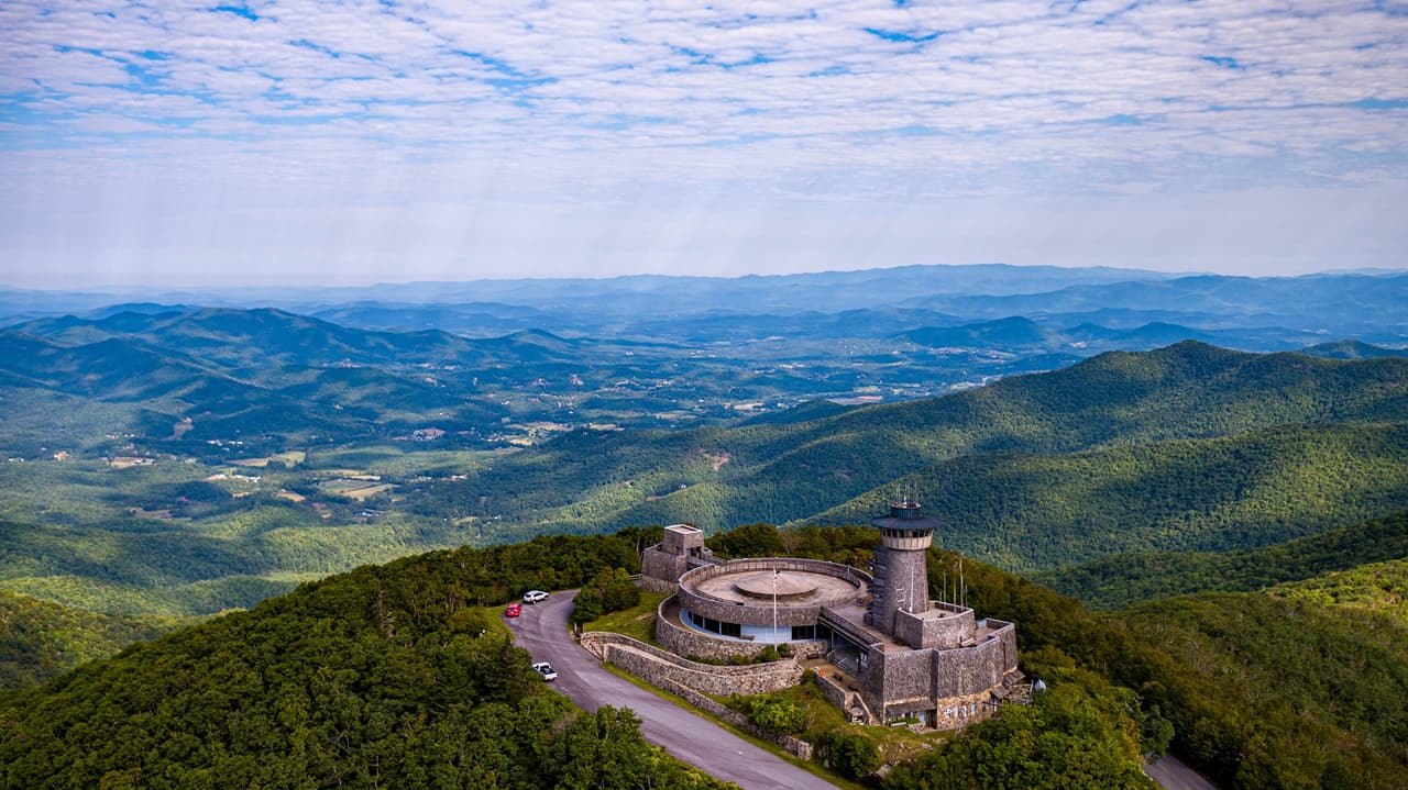 La plataforma de observación ofrece una espectacular vista de 360 grados del área circundante.