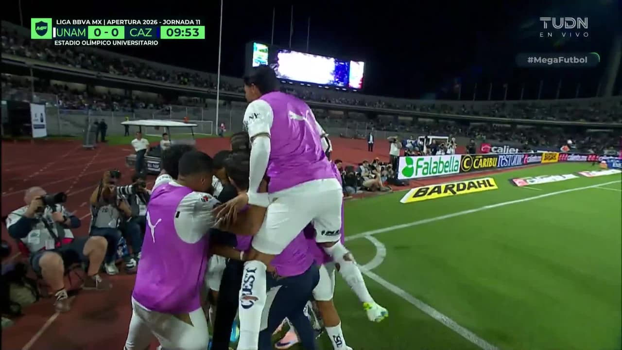 ¡Golazo de Pumas! Juninho saca disparo razo inatajable para Kevin Mier