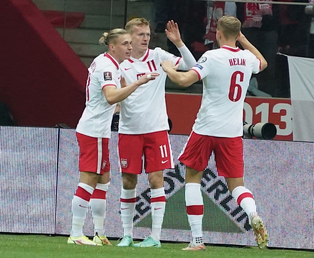 Polonia y Dinamarca golean en sus respectivos encuentros y aseguran los puntos