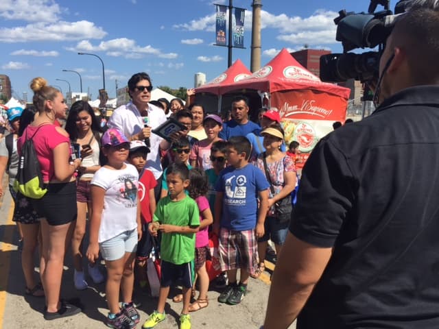 Si quieres conocerlo este sábado 1 de agosto estará en el stage de Univision entre la 1 pm y las 5 pm.
