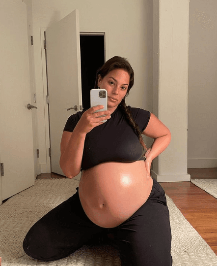 <b>Ashley Graham</b> es una de las celebridades que está a favor de la lactancia libre. Cuando su primogénito era un recién nacido, no dejaba de darle pecho en cualquier lugar en el que se encontrara.