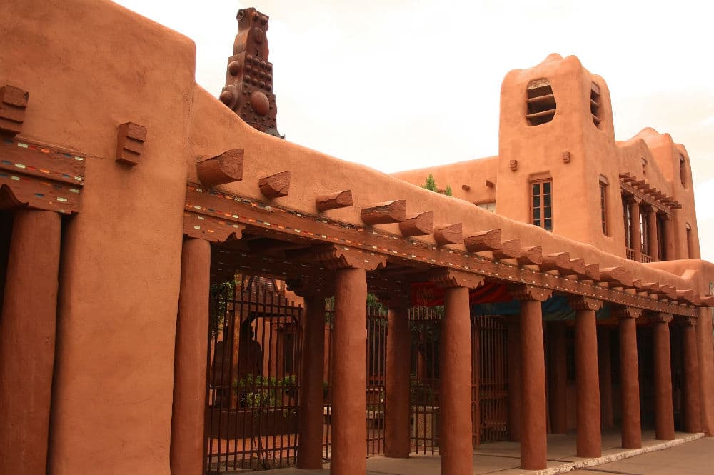 Santa Fe es además una ciudad muy amigable, tiene buen clima generalmente y baja criminalidad.