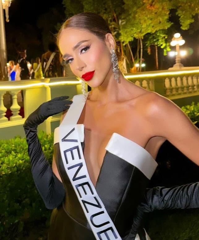 <b>Diana Carolina Silva Francisco</b> tiene 26 años, es estudiante de Publicidad y Marketing. Desde pequeña demostró que es amante de las bellas artes, estudió música, arte y danza contemporánea.