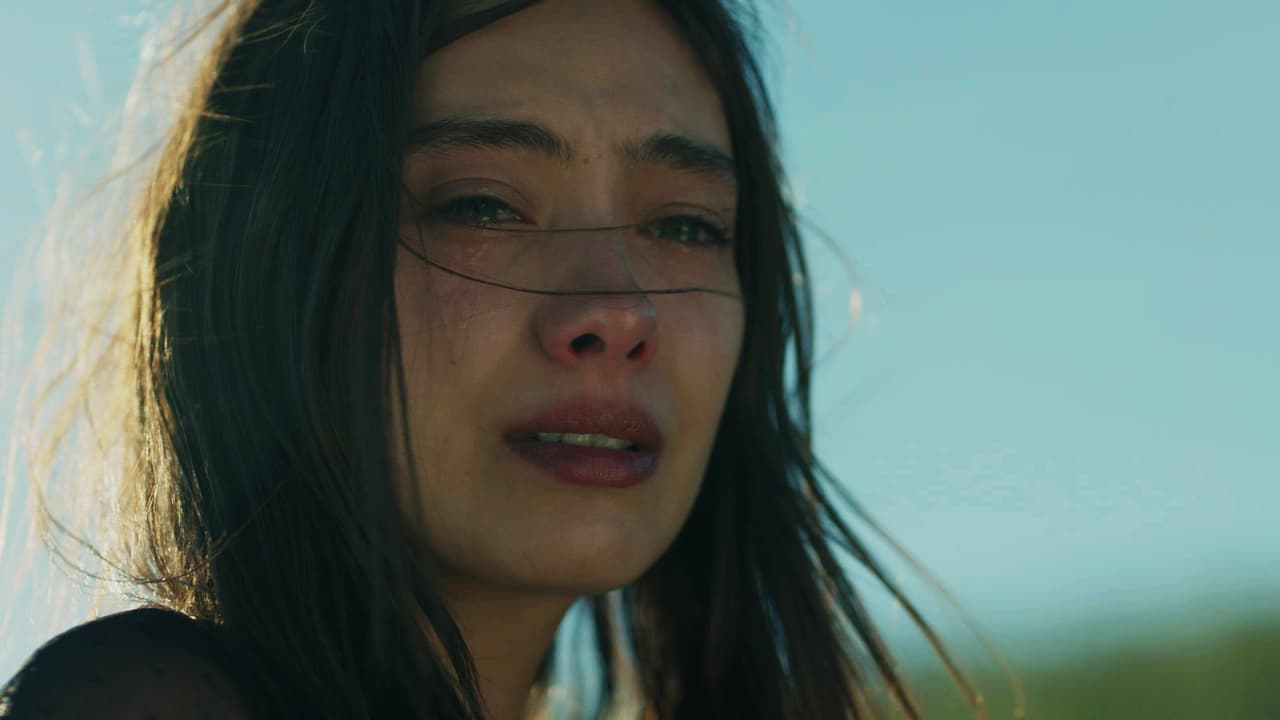 Una vez a salvo, le prometió a Kemal que volvería con ayuda.