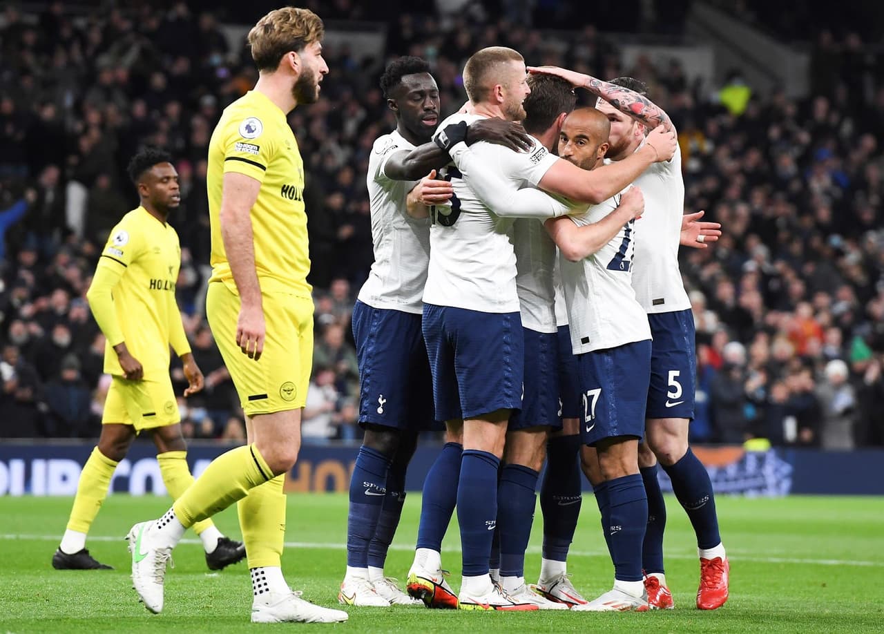 Tottenham se queda con el triunfo en casa ante Brentford con marcador de 2-0 durante la J14 de la Premier League. Sergí Canós anotó un gol en contra de su equipo a los 12' minutos, y Son Heung-Min puso el segundo tanto al 65' para darle la victoria a los Spurs.