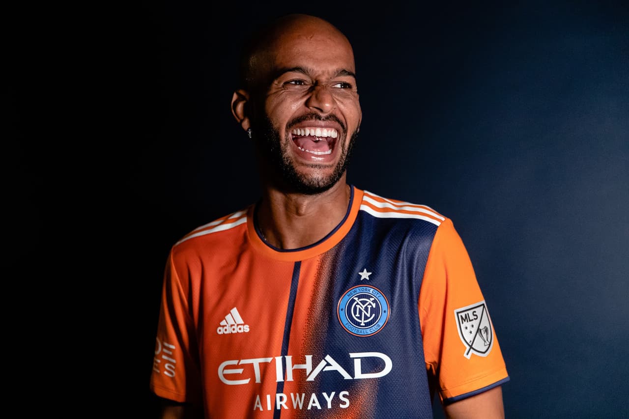 New York City FC presentó una nueva casaca secundaria 'eléctrica'.