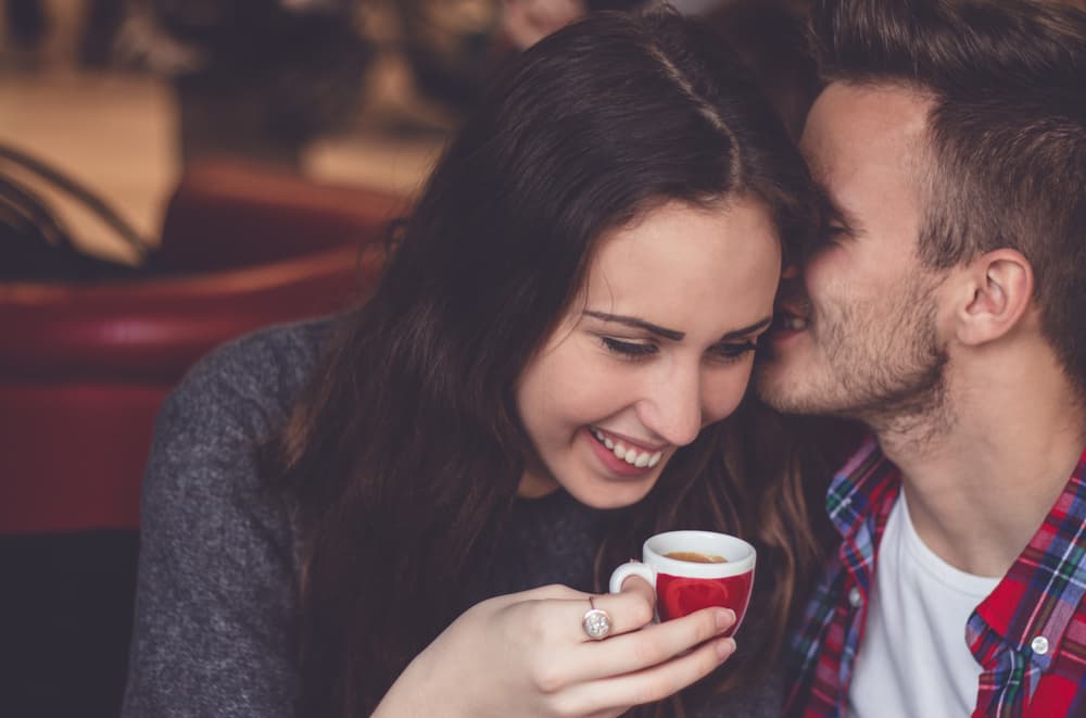 No lo tomes como un atrevimiento u osadía ni como una falta de respeto sino como una expresión genuina de su naturalidad. Además, esto conlleva su ventaja: alguien así no es capaz de mentir. Por tanto, si te dice que le atraes ya sabes que lo está expresando de una manera genuina pues de no sentirse atraído hacia ti simplemente ¡no te lo diría!