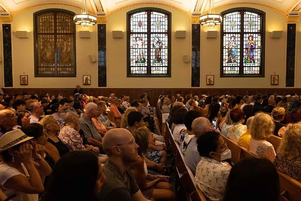 La Iglesia de Nuestra Señora de Monte Carmelo está ubicada en el 275 Norte de la Calle 8 de Williamsburg, Brooklyn.