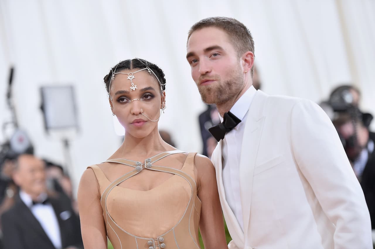 Robert Pattinson fija la fecha de su boda con FKA twigs 