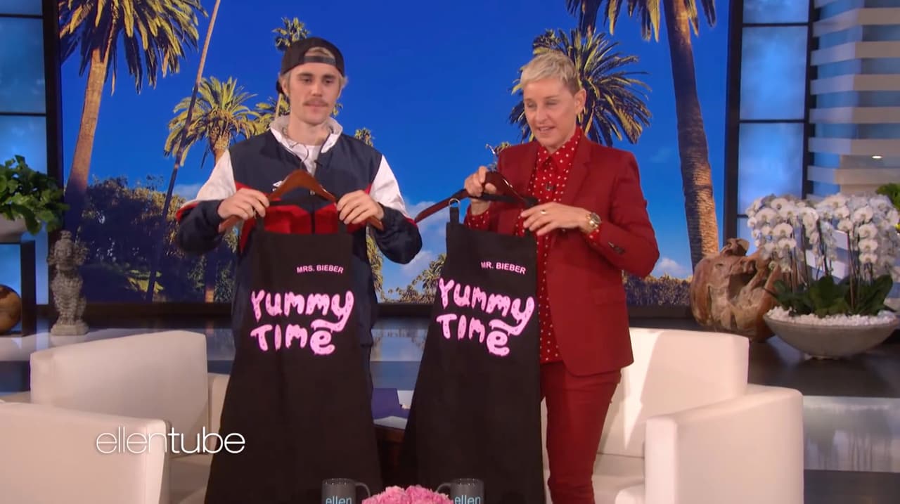 Durante su visita al show de Ellen, el cantante interpretó 
<b><a href="https://www.youtube.com/watch?v=8EJ3zbKTWQ8" target="_blank">'Yummy'</a></b> en una versión acústica y contó que la pieza abordaba su "vida sexual" ahora que está casado.
<br>