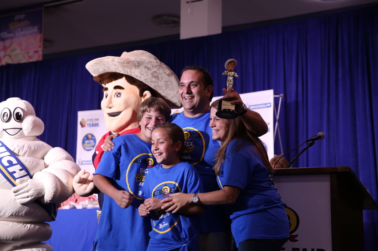 Toda la familia pasó a celebrar con ellos...