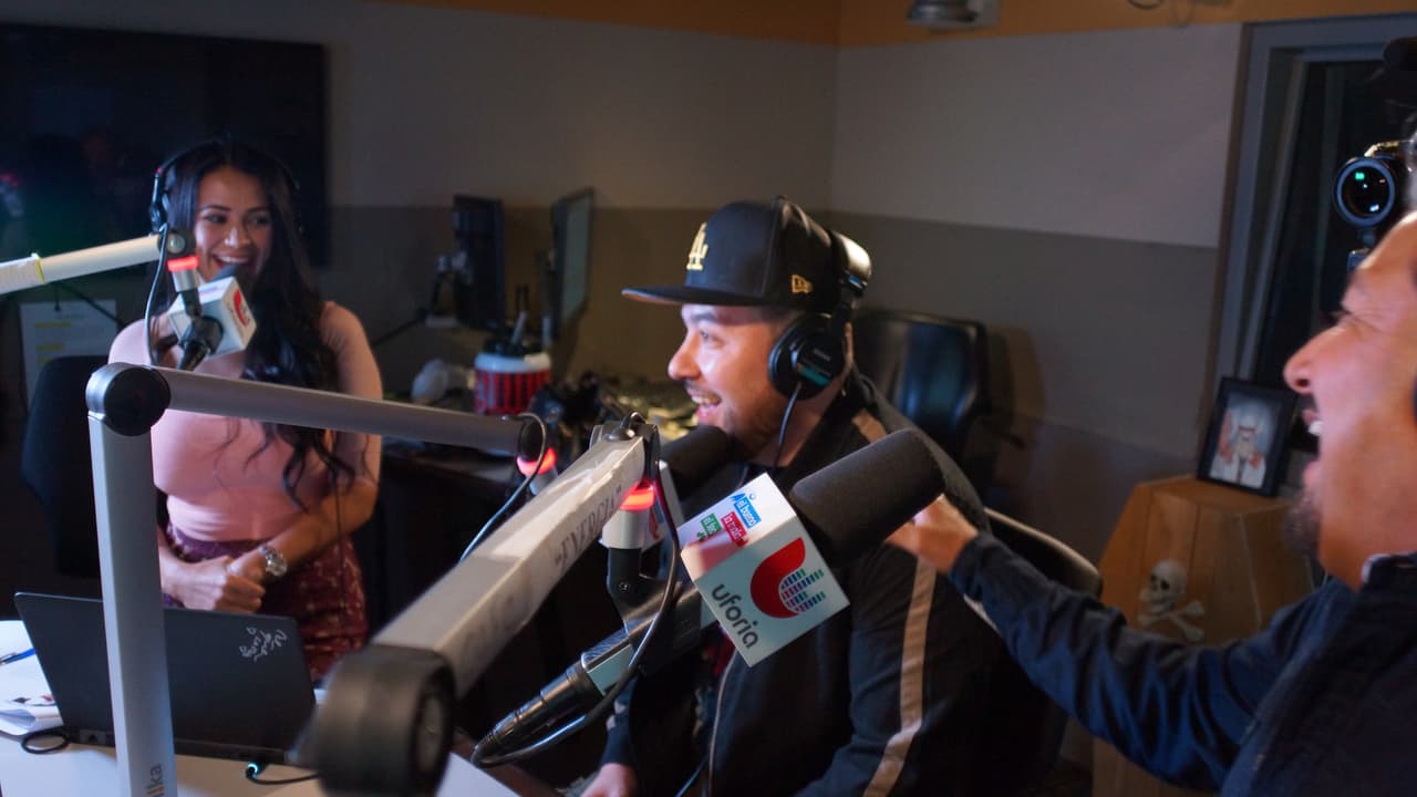 Roberto Tapia llegó al El Bueno, La Mala y El Feo para estrenar en exclusiva su nuevo sencillo.