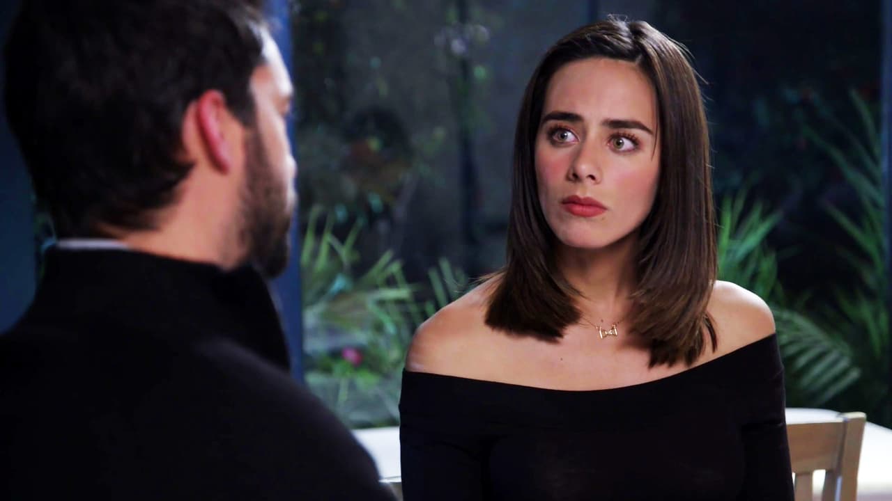 Mientras tanto, Fabiola mantenía un noviazgo con Francisco, un médico que le juró amor eterno.