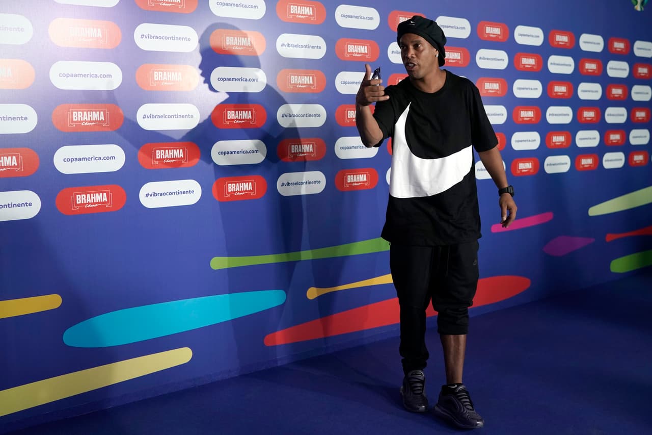 Todo mundo quería tener una fotografía del carismático Ronaldinho Gaucho.