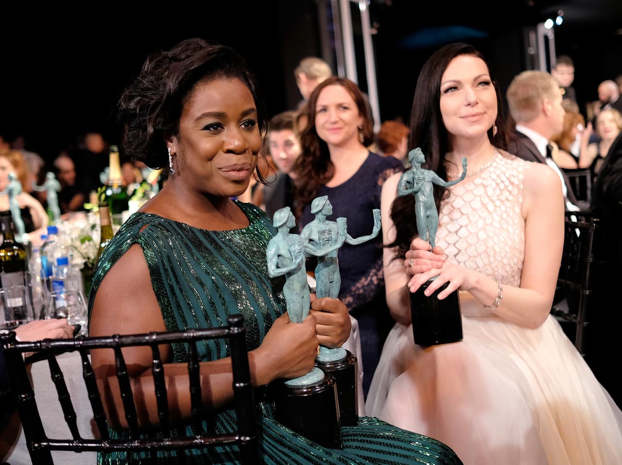 Las chicas de 'Orange is the New Black' no se separaron de sus trofeos.
