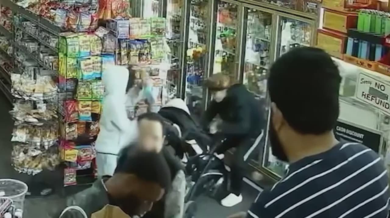 Autoridades buscan al segundo sospechoso de la muerte de la bebé Kaori