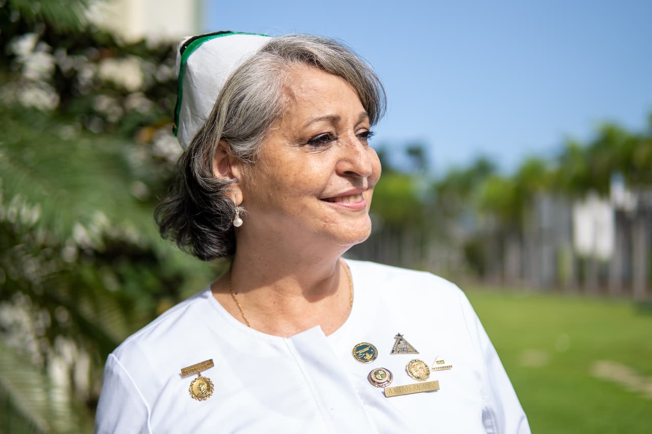 La 'reina de la vacunación': una enfermera inmuniza de casa en casa en Puerto Rico