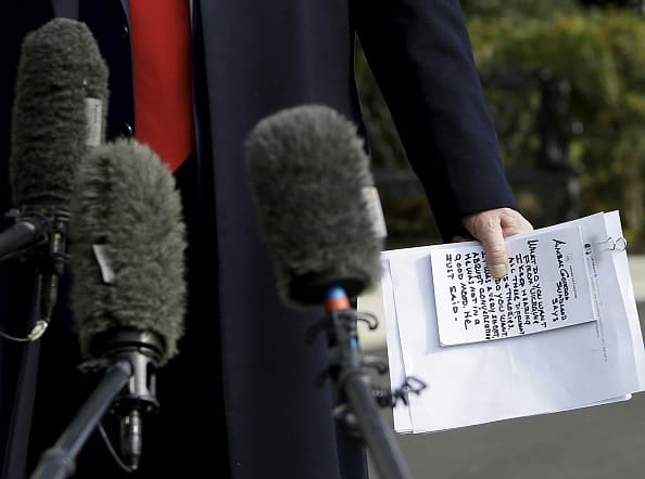 El discurso se dio en momentos en que el Comité de Inteligencia de la Cámara está escuchando de Gordon Sondland, el embajador de Estados Unidos en la Unión Europea, en el cuarto día de testimonio público en la investigación de juicio político sobre el presidente Trump.