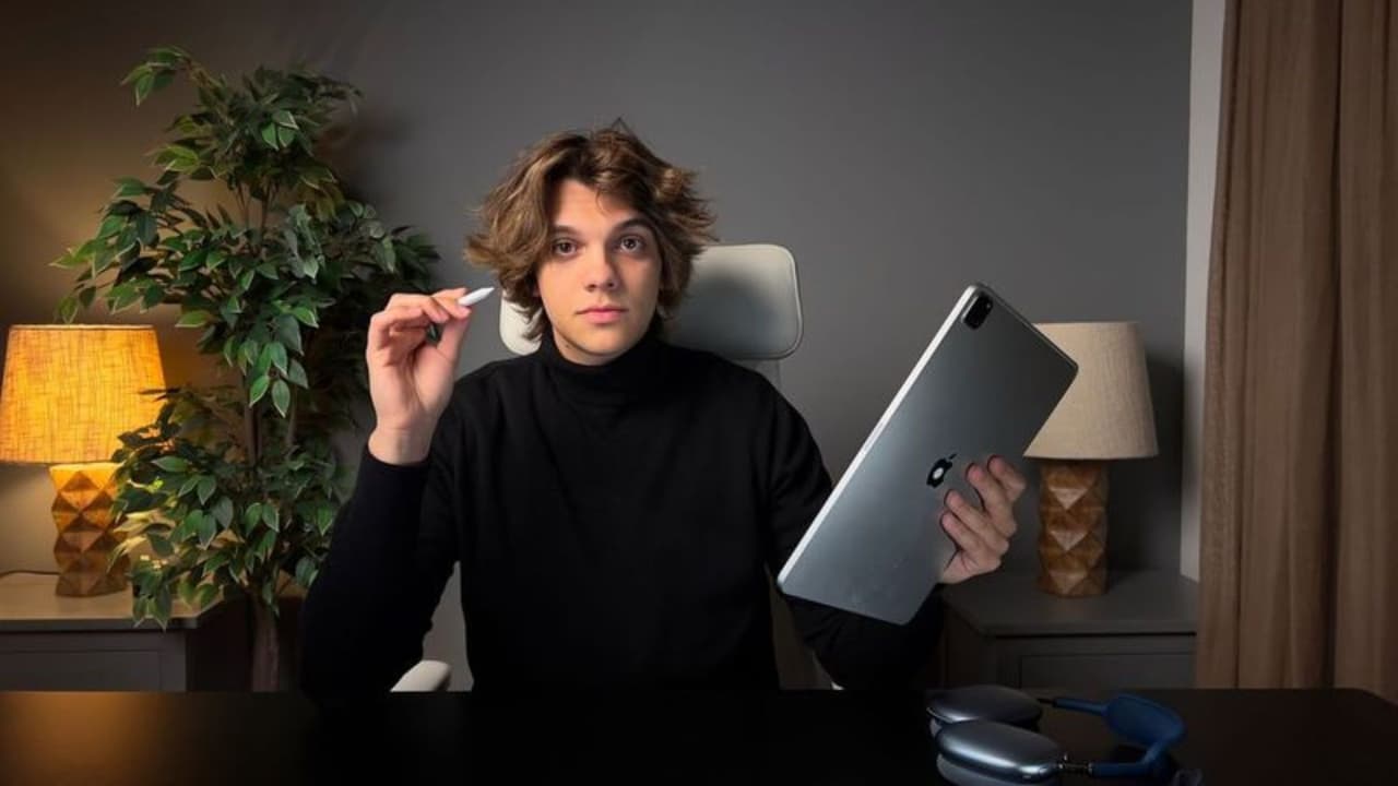 Agus Neves resalta la era digital como ideal para el emprendimiento, con recursos accesibles.