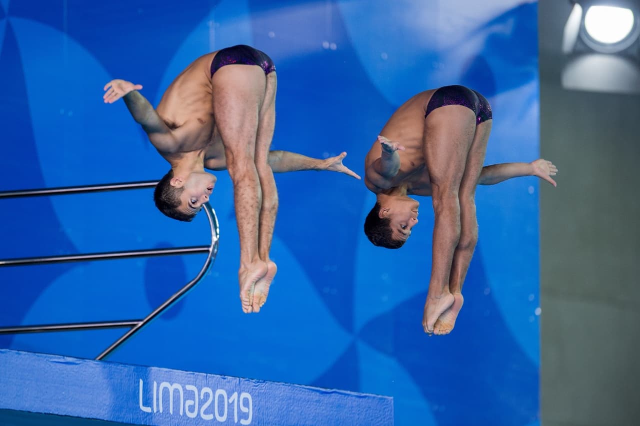 ¡Oro 17! Iván García y Kevin Berlín cumplen en la plataforma