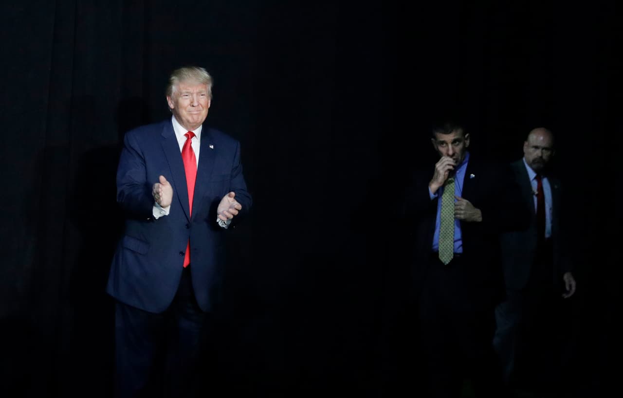 Trump corteja a los seguidores de Sanders en New Hampshire: "Bernie vendió su alma al diablo"