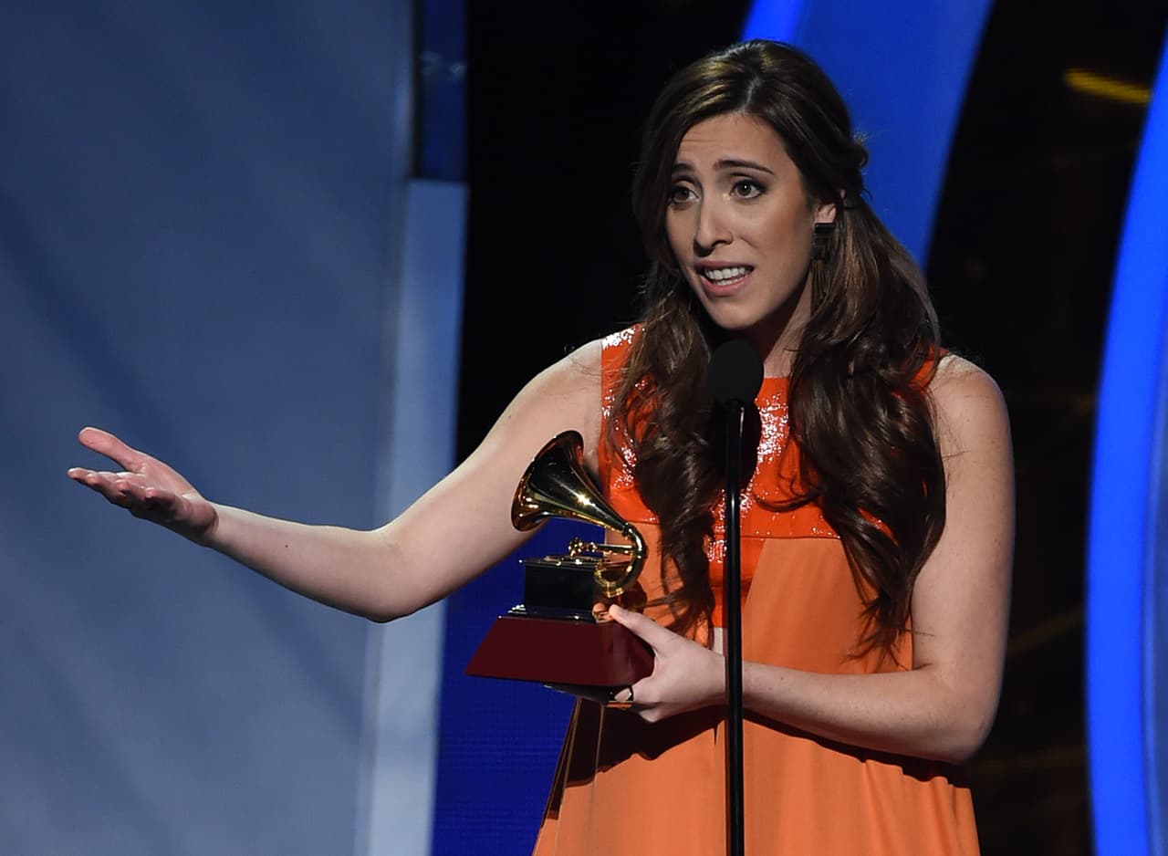 En ese disco ella cuenta con la colaboración de artistas como Oscar D'León.