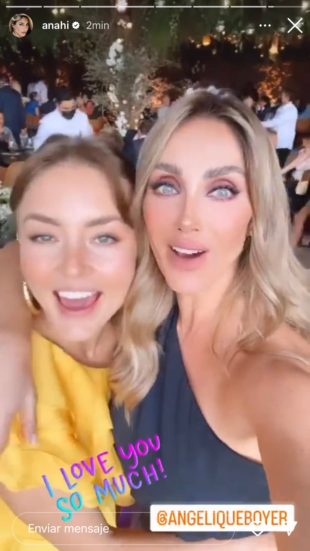 Anahí también pudo volver a saludar y abrazar a la actriz de origen francés. 
<br>