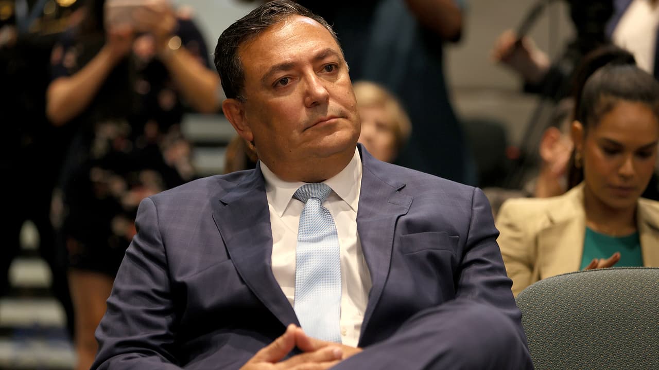 Exjefe de policía Art Acevedo demanda a la ciudad de Miami y a tres comisionados