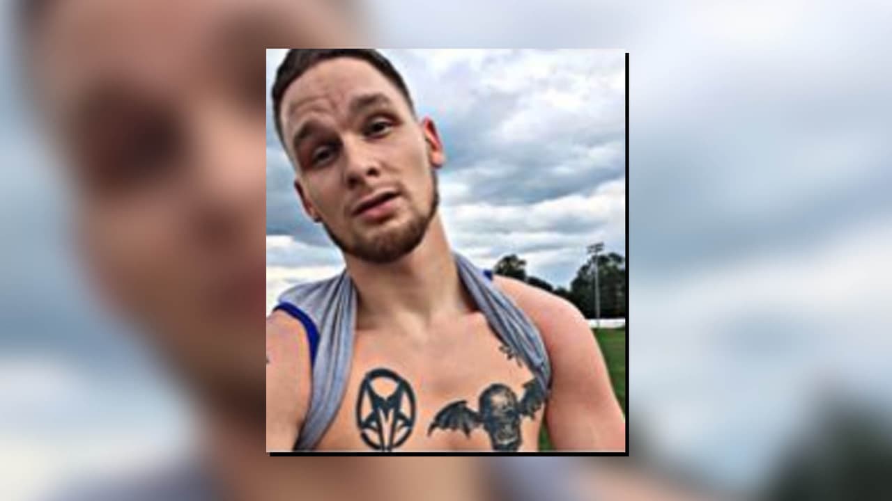 Información sobre su paradero puede reportarse al 800-366-0102 de los US Marshals.