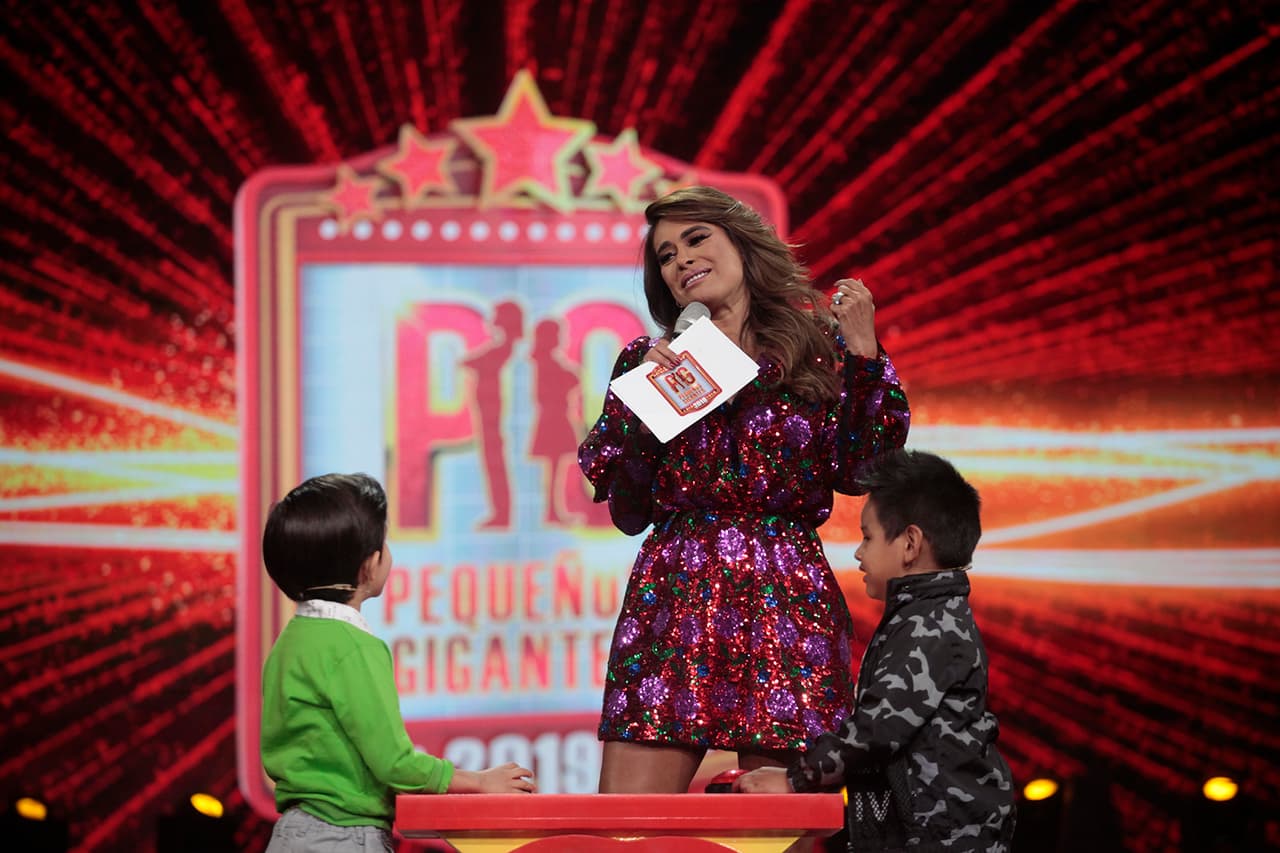 El siguiente reto era calcular la edad de Albertano. Después de que la conductora aclaró cuánto miedo le daban "estos niños", Mateo dijo 40 y Giovani 29; lo que provocó una sonrisa de parte del comediante. Galilea le preguntó al juez que quién se había acercado más, aunque Albertano quiso decir que Giovani no le quedó de otra que aceptar que había sido Mateo.