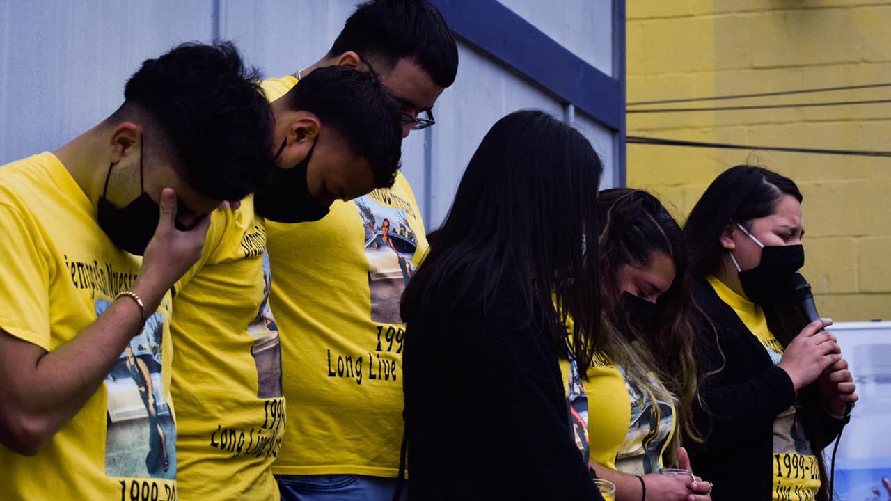 Pese a que las autoridades no habían confirmado si los restos que fueron hallados en río León pertenecía a la soldado, la abogada Natalie Khawman señaló que la joven hispana fue presuntamente asesinada por 
<b><a href="https://www.univision.com/local/houston-kxln/nena-ellos-encontraron-partes-esto-fue-lo-que-un-soldado-y-su-novia-le-hicieron-a-vanessa-guillen">Aaron Robinson</a></b> en el cuarto de armas de la base militar de Fort Hood. Además, aseguró que el señalado intentó incinerar el cuerpo, pero que al final terminó enterrándolo.