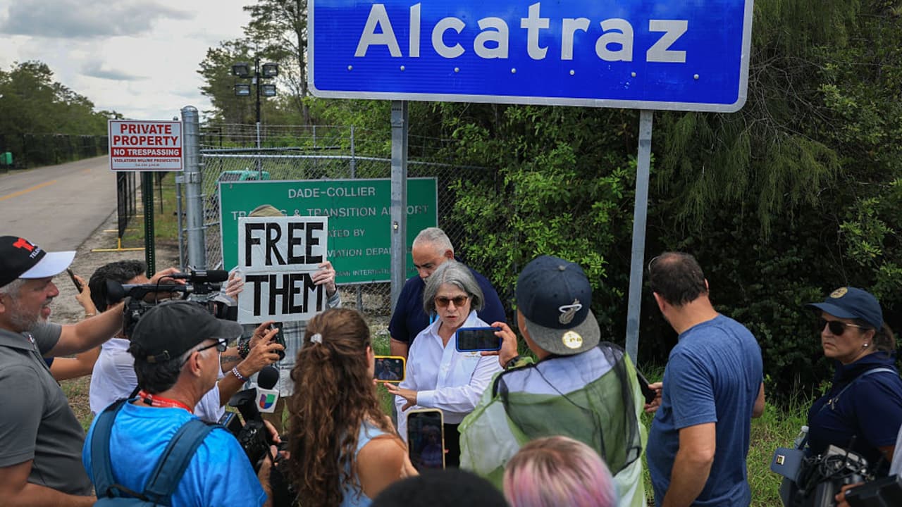 Alcaldesa de Miami-Dade piensa en recuperación del espacio donde se construyó Alcatraz de los Caimanes
