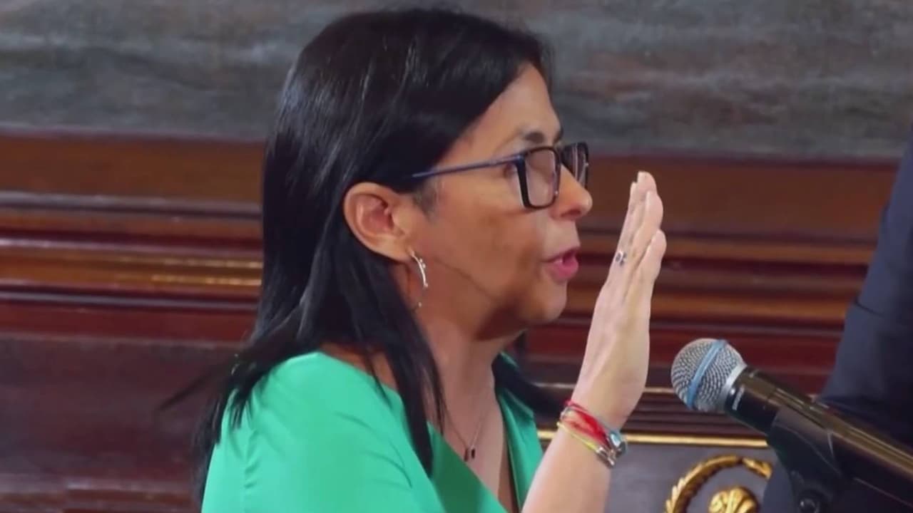 Delcy Rodríguez juramenta como "presidenta encargada" de Venezuela: resumen de las noticias del día