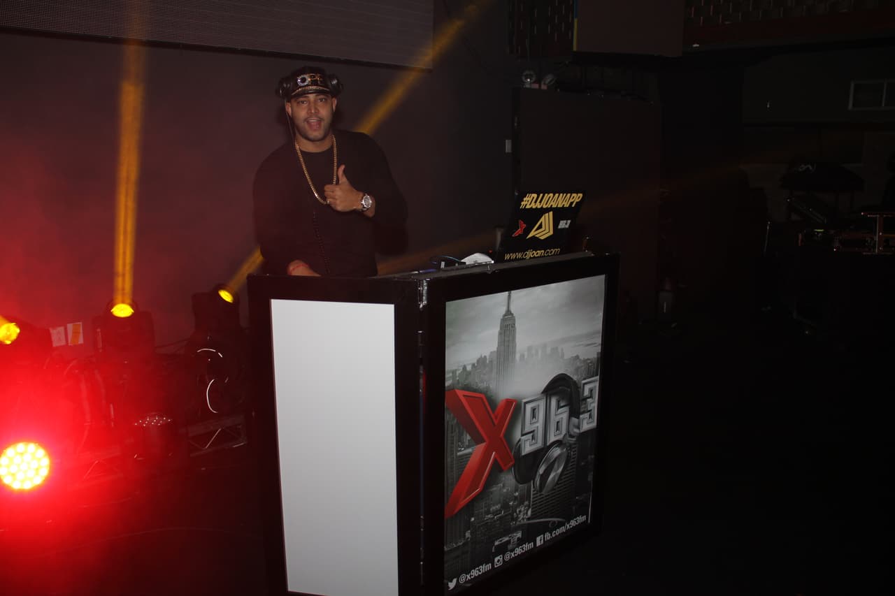 Los fanáticos de La X 96.3 se gozaron de principio a fin el espectáculo de Yandel en Stage 48 cortesía de Nissan.